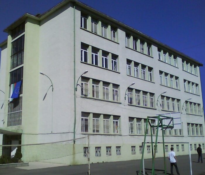 търговска гимназия